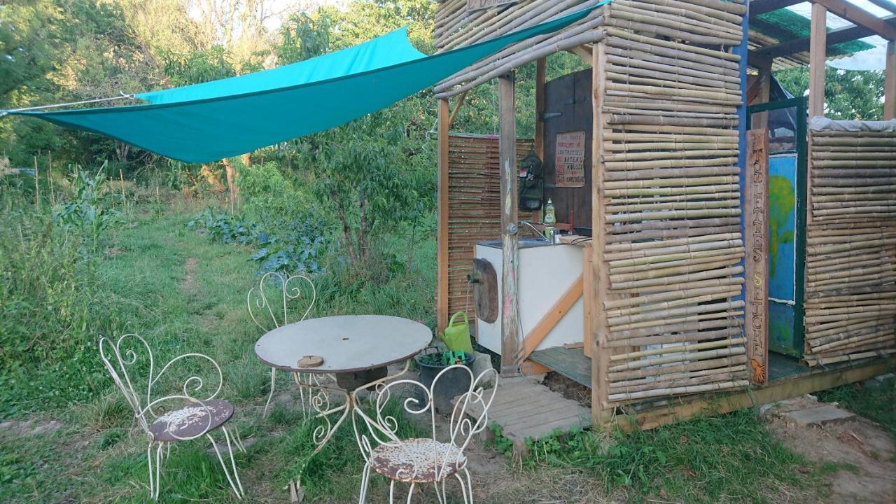 Tente En Permaculture Pirate Creysse  Экстерьер фото